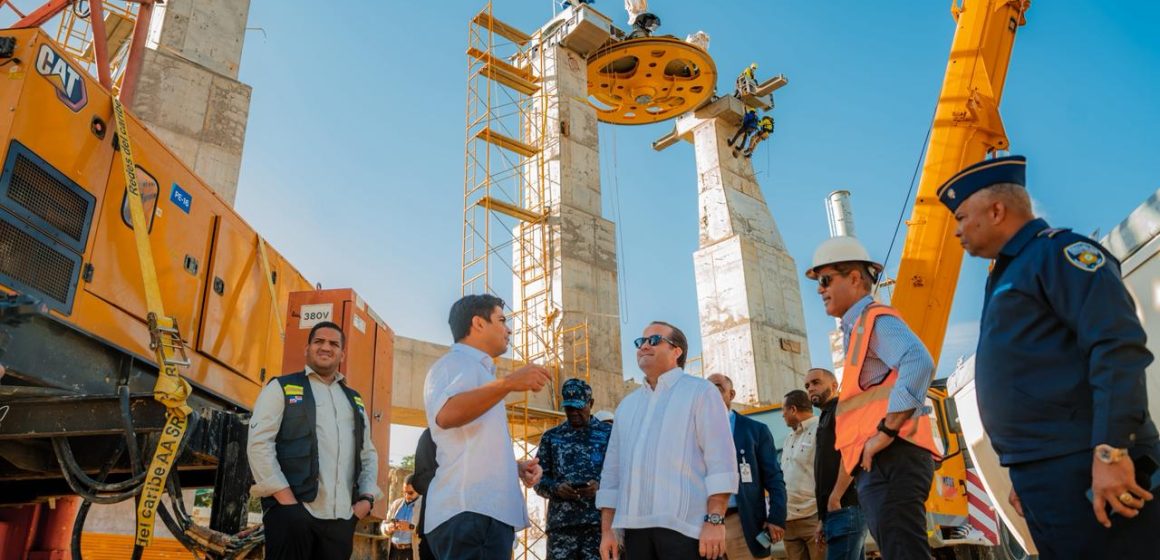 Paliza supervisa avances de Línea 3 del Teleférico SD; primera fase estará lista en diciembre