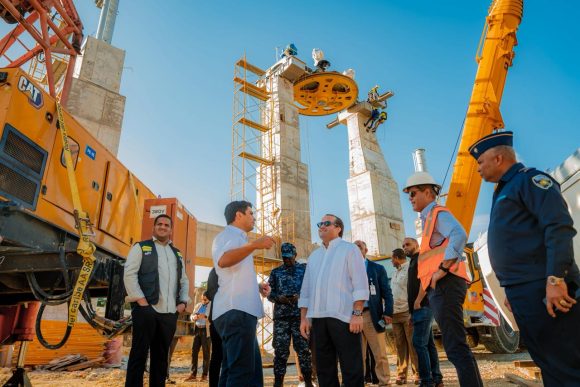 Paliza supervisa avances de Línea 3 del Teleférico SD; primera fase estará lista en diciembre