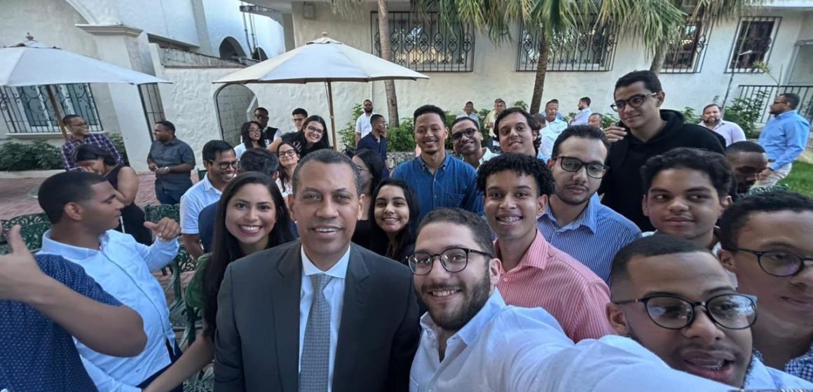 Guido Gómez Mazara alerta sobre crisis de ideas en la política dominicana