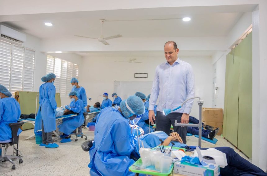 cb59077b-43e2-49fc-ab0b-942c5419aa16 El INABIE beneficia a más de 700 estudiantes de Monte Plata en jornada de salud integral.