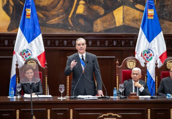 cf79a521-03e0-4d23-84ca-3e2454ab729c Abinader destaca aportes del Indotel a la inclusión digital con becas STEM, ciberseguridad y Canasta Digital Social