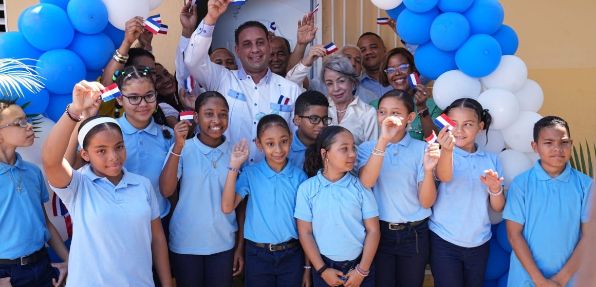 INABIE pone en funcionamiento módulo de salud bucal para beneficiar a más de 6,000 estudiantes de Villa Vásquez