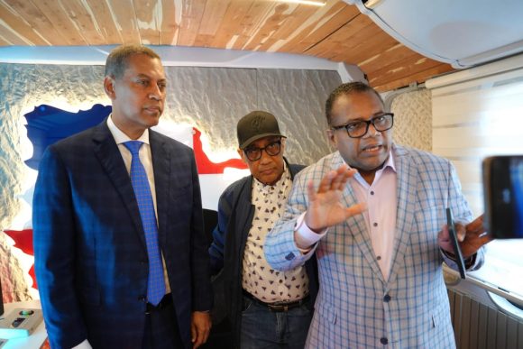 Gobierno lanza alianza nacional para fortalecer la soberanía radioeléctrica, la identidad cultural y el desarrollo fronterizo.