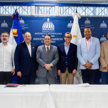 Yayo Sanz Lovatón anuncia ofensiva nacional contra el comercio ilícito