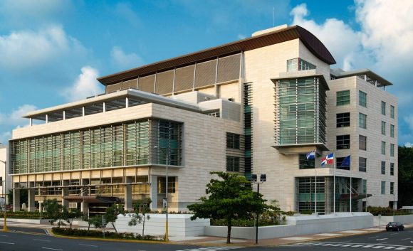 Arrestan in fraganti a fiscal que recibió 10,000 dólares de una persona bajo investigación