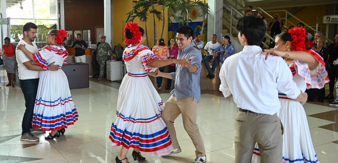 IMG_7527 MITUR presenta estrategias de innovación turística a estudiantes de la University of Pennsylvania