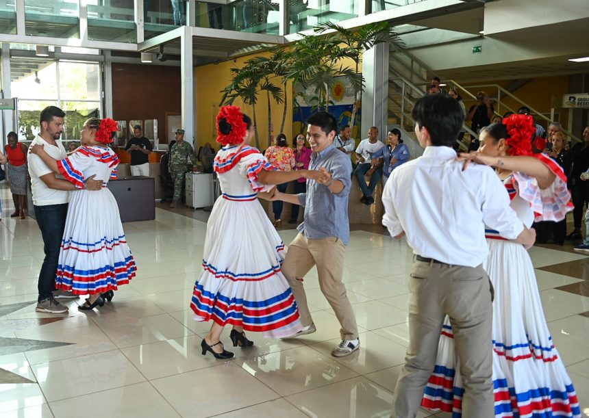 IMG_7527 MITUR presenta estrategias de innovación turística a estudiantes de la University of Pennsylvania