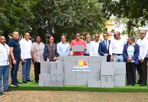 David Collado deja iniciados trabajos de revitalización del parque San Miguel y su entorno
