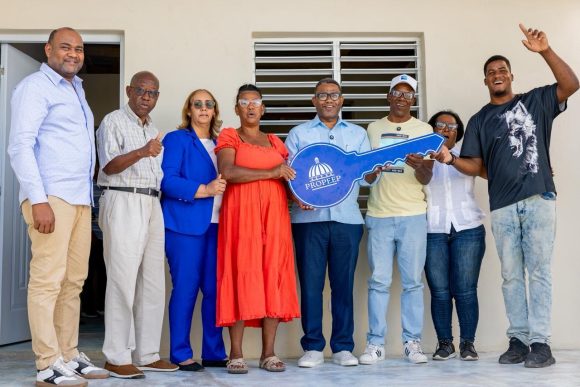 a00fc869-ad6a-407a-bb40-ad64c86fffe3 Propeep entrega vivienda remozada y equipada a familia de escasos recursos afectada por incendio en San Cristóbal