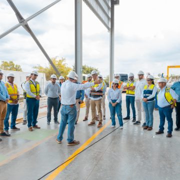 Comisiones visitan instalaciones y obras de empresas que compiten por el Monorriel SD
