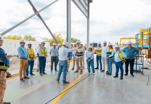 Comisiones visitan instalaciones y obras de empresas que compiten por el Monorriel SD