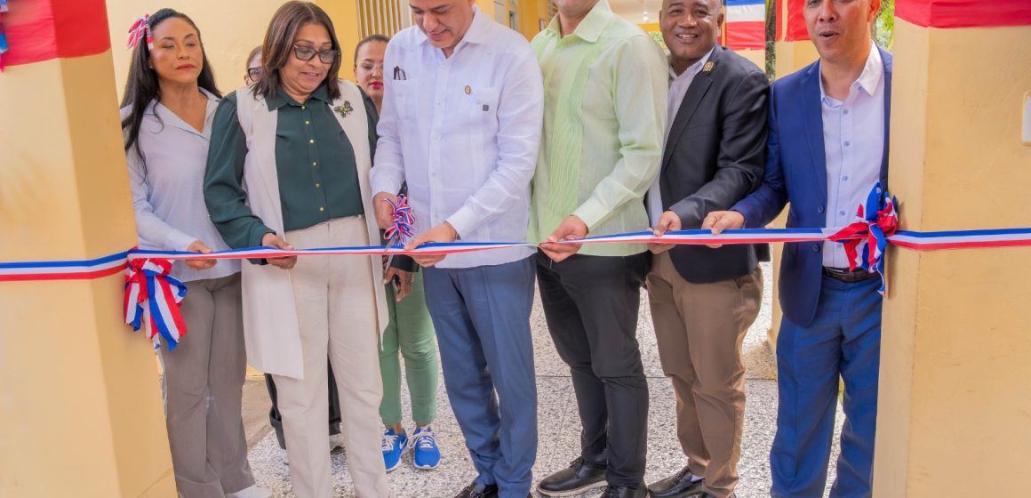 INABIE pone en servicio un nuevo módulo de salud bucal en Nagua para beneficiar a más de 1,620 estudiantes