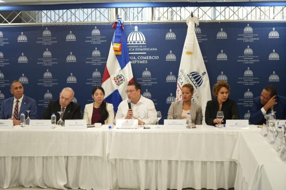 Yayo impulsa formalización en la mesa de ilícitos