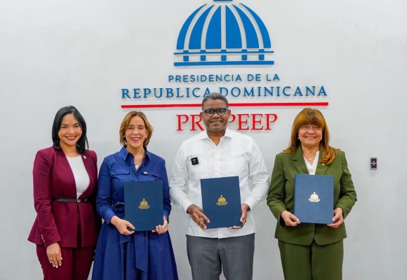 fc01c451-5f4e-4964-8ef9-0d1ed9603041 Propeep y Banco Adopem firman convenio para impulsar inclusión financiera de emprendedores informales del país