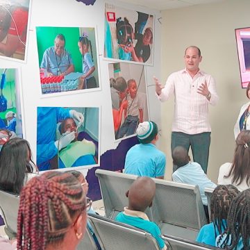 El INABIE transformará la vida de 9 estudiantes con cirugías oculares especializadas