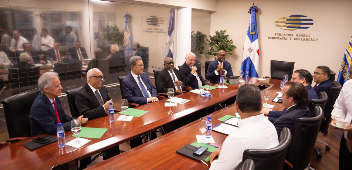 Gobierno y expresidente Leonel Fernández dialogan sobre la reacción del país frente al conflicto en Medio Oriente