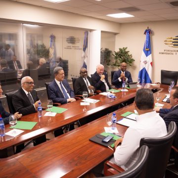 Gobierno y expresidente Leonel Fernández dialogan sobre la reacción del país frente al conflicto en Medio Oriente