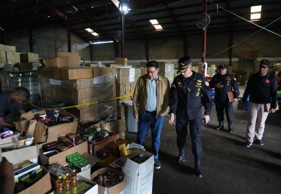 312b3a93-7145-4390-ae0b-712a170bc99d MICM y CECCOM decomisan más de 2.3 millones de productos ilícitos en Semana Santa