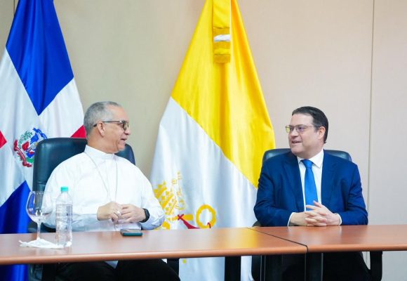 Gobierno explica plan al Episcopado Dominicano