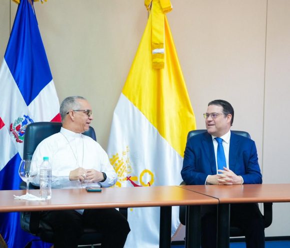 Gobierno explica plan al Episcopado Dominicano