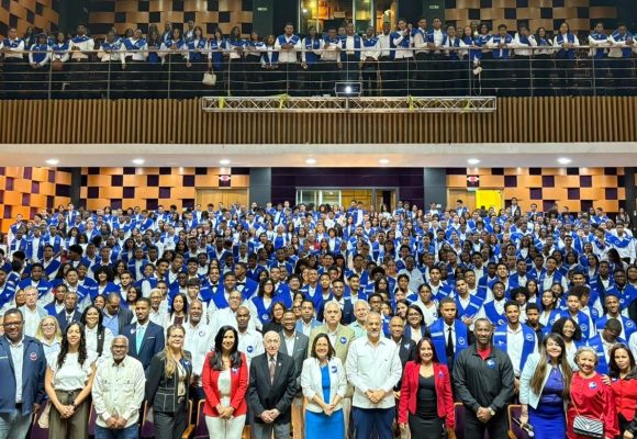 Certifican a 512 estudiantes como promotores de prevención en centros educativos