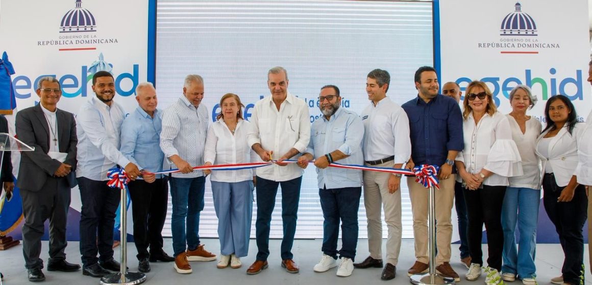 En inauguración de carretera que conecta al distrito municipal de Tavera con Jarabacoa, presidente Abinader dice nunca antes se habían hecho tantas carreteras y tantas mejorías en la sierra