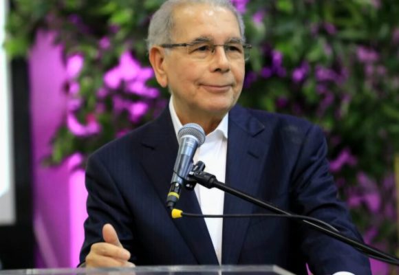 Danilo Medina sobre posible alianza electoral: “Que cada quien se rasque con sus propias uñas”