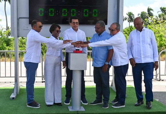 David Collado deja iniciados los trabajos de la carretera que une Nisibón-Uvero Alto.