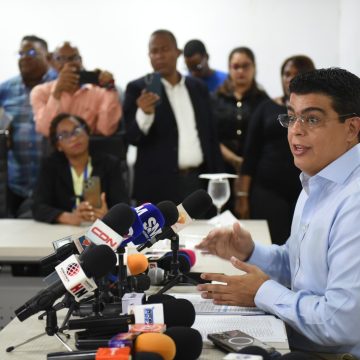 IMG_8249 Fellito Suberví defiende las obras entregadas desde la CAASD