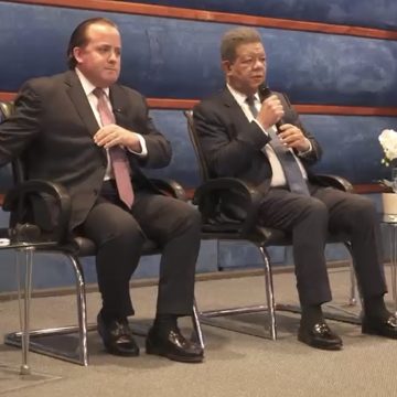 Leonel Fernández aboga por la estabilidad democrática ante crisis geopolítica; valora plan presentado por el Gobierno