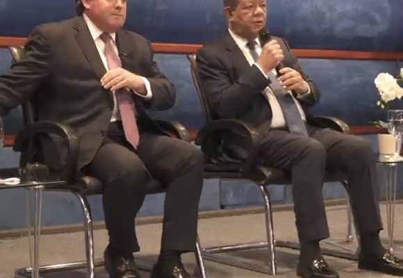 Leonel Fernández aboga por la estabilidad democrática ante crisis geopolítica; valora plan presentado por el Gobierno