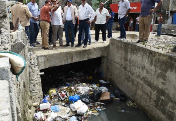 Fellito Suberví asegura CAASD pondrá fin a inundación cañada Juan Valdez en Los Ríos; pide a ciudadanos no afectar resultados con basura