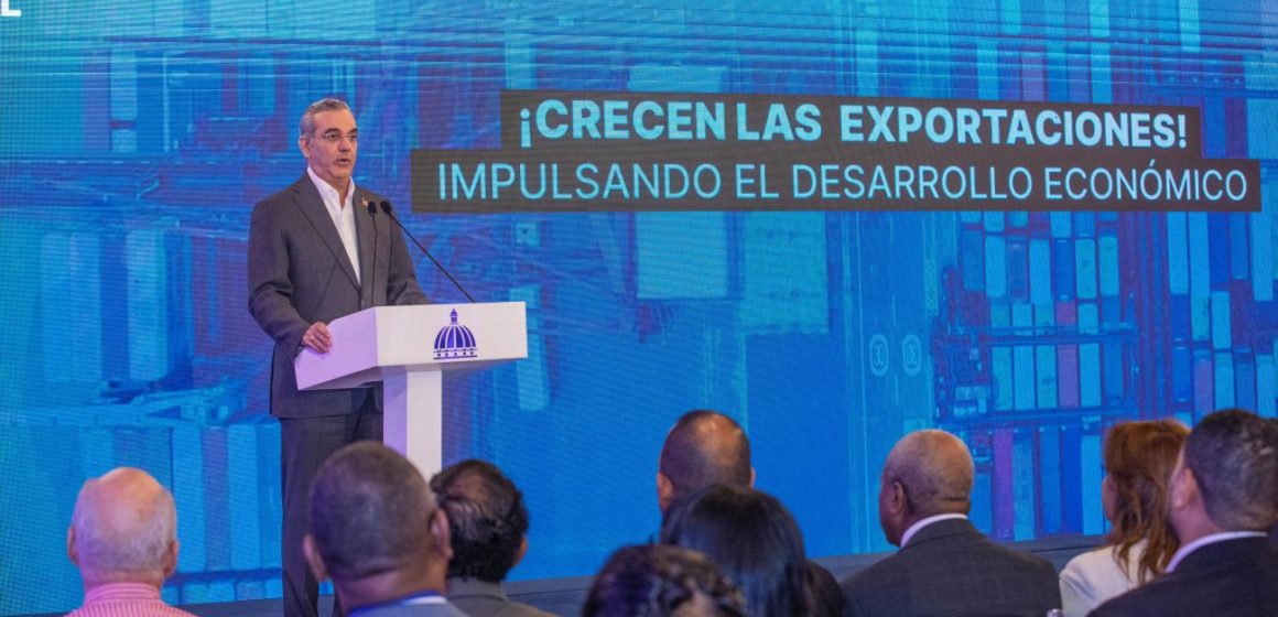 ae7c4112-757c-4e7c-bf46-8c09239cd2f3 República Dominicana logra hito al superar la barrera de los US$1,400 millones exportados en un solo mes