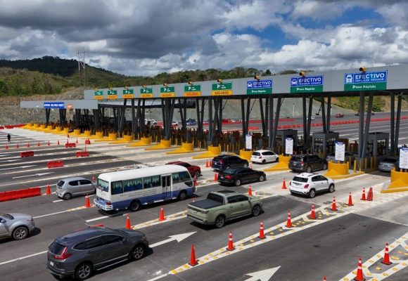 Semana Santa 2026 rompe récord histórico de tránsito vehicular: más de 891,000 vehículos han cruzado los peajes en tres días