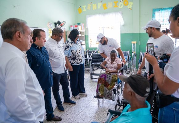 Propeep extiende mano solidaria a cientos de familias tras lluvias abundantes en Imbert y Montellano