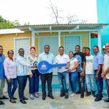 fe65e149-52ab-497c-b2bb-5352905698b6 Propeep cumple sueño de un hogar digno a una humilde familia de Los Guandules en el Distrito Nacional.