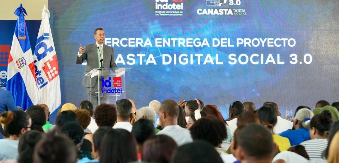Indotel impulsa inclusión tecnológica con entrega de Canasta Digital Social 3.0 a más de 350 personas en Circunscripción 3 del DN