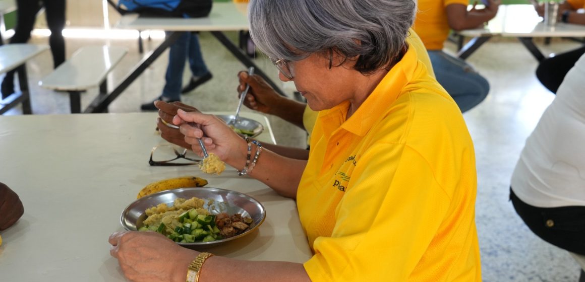 4fed7adb-a9f1-4903-bacf-321bea77c56e INABIE garantiza alimentación escolar a casi 150 mil jóvenes y adultos de los programas Oportunidad 14-24 y Prepara
