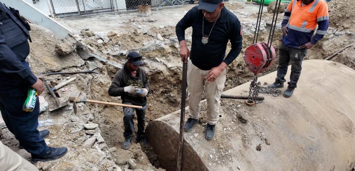 MICM y CECCOM desmantelan estación clandestina que operaba con tanques soterrados en San Juan