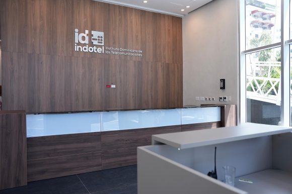 Indotel gestiona equipos de transmisión para incluir al CERTV canal 4 en la Televisión Terrestre Digital
