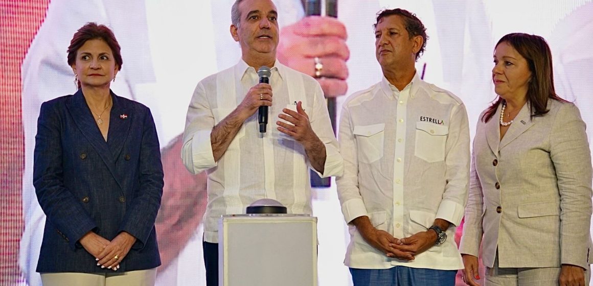 Empresario Manuel Estrella destaca estabilidad económica, crecimiento sostenido y confianza para invertir en el país durante la inauguración de EcoAcero en San Pedro de Macorís