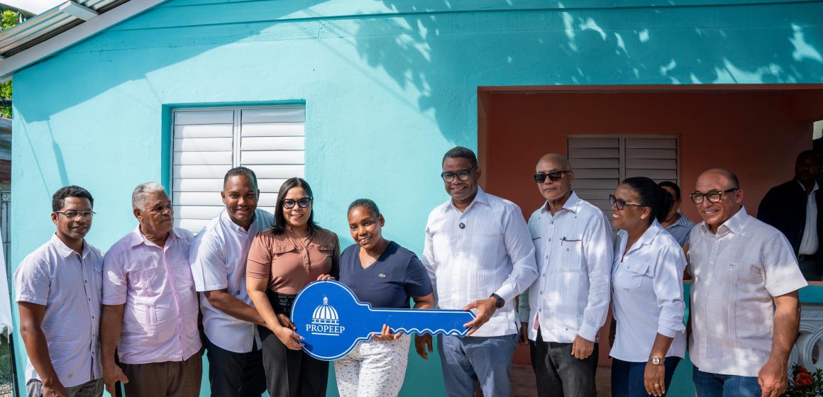 Propeep entrega vivienda en Pantoja reconstruida a familia afectada por deterioro agravado tras lluvias de abril