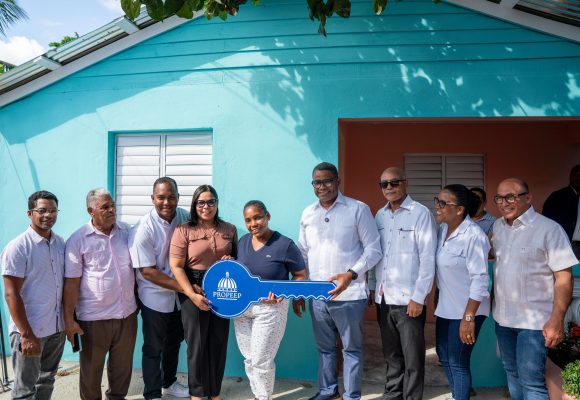 Propeep entrega vivienda en Pantoja reconstruida a familia afectada por deterioro agravado tras lluvias de abril