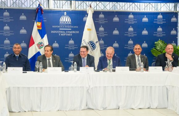 Yayo declara exportaciones como primer renglón económico del país