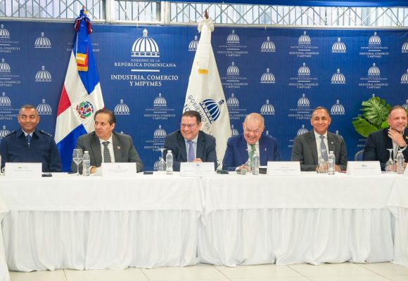 Yayo declara exportaciones como primer renglón económico del país
