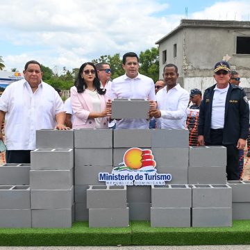 Turismo inicia obra en Las Clavellinas de Azua.