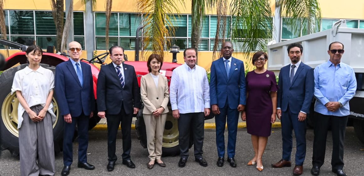 Cooperación entre República Dominicana y Japón fortalece capacidades para enfrentar el sargazo.