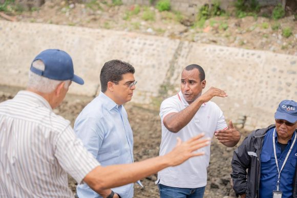 CAASD corrige averías de grandes proporciones e interviene redes de agua potable y alcantarillado en sectores del GSD