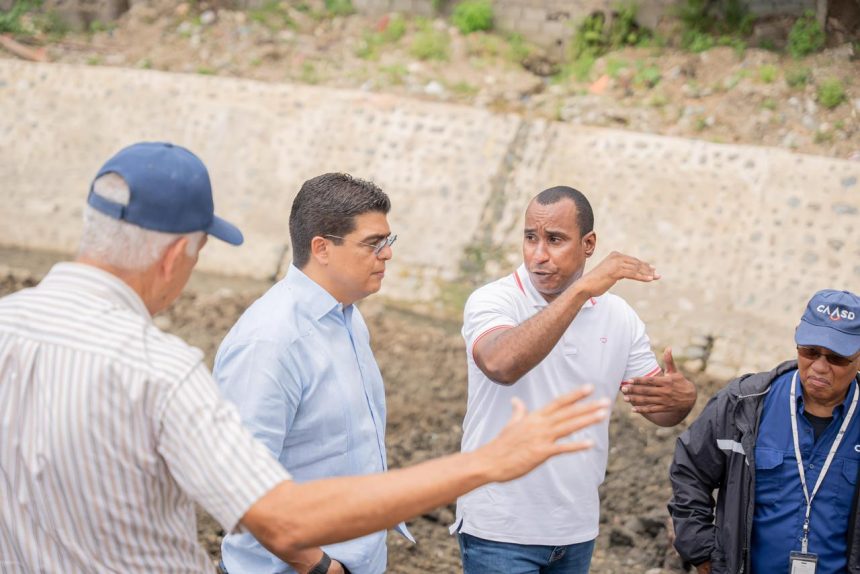 CAASD corrige averías de grandes proporciones e interviene redes de agua potable y alcantarillado en sectores del GSD