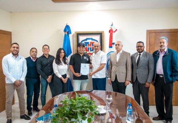 El Consejo Nacional de Drogas entrega protocolo de atención y rehabilitación a la fundación El Africano con mi Barrio